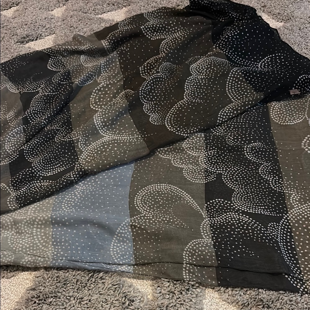 Echo Black and Gray Scarf